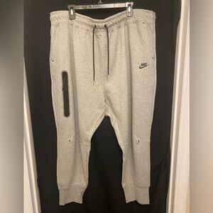Nike Standard Fit High Rise Sweatpants